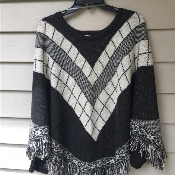 Poncho - Picture 2 of 2